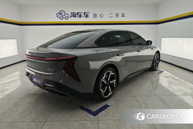 Red flag EH7 id 3785786 из Китая 17
