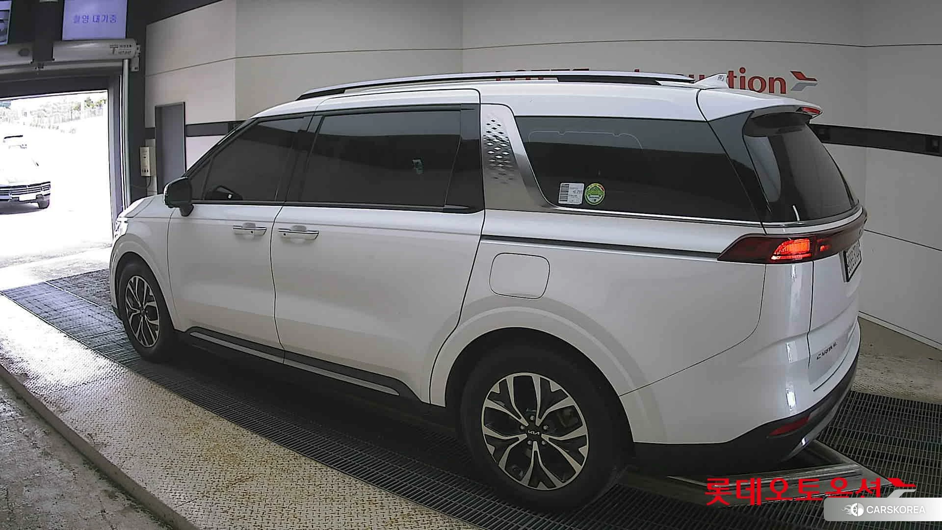 Kia Carnival id 4347368 из Кореи 36