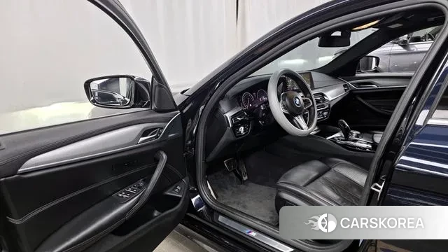 BMW 5 Series (G30) id 3631542 из Кореи 20