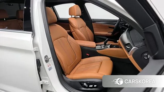 BMW 5 Series (G30) id 3348496 из Кореи 20