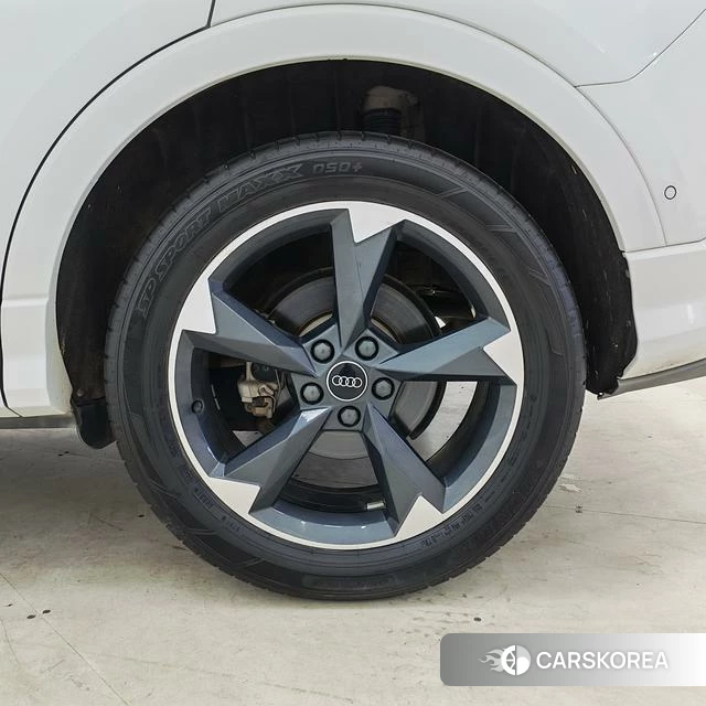 Audi Q3 id 4365761 из Китая 18