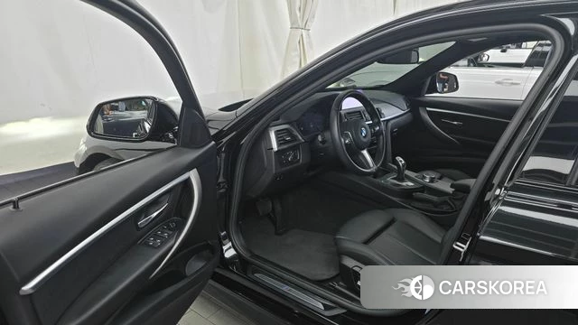 BMW 3 Series (F30) id 4708706 из Кореи 30