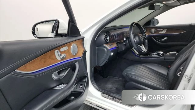 Mercedes-Benz E-Class W213 id 4562981 из Кореи 37