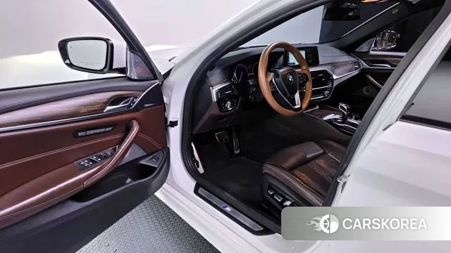 BMW 5 Series (G30) id 3408297 из Кореи 20