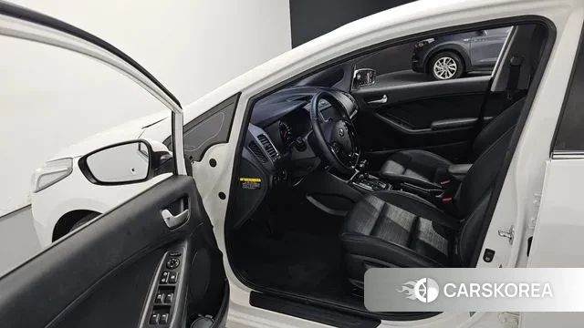 Kia The New K3 id 3198739 из Кореи 20