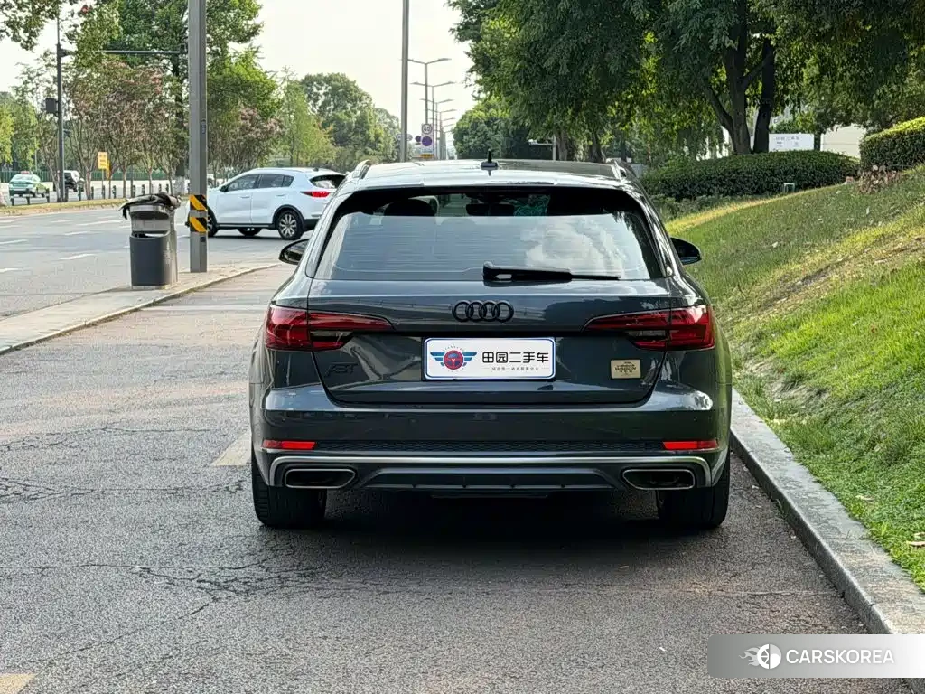 Audi A4L id 4617204 из Китая 14