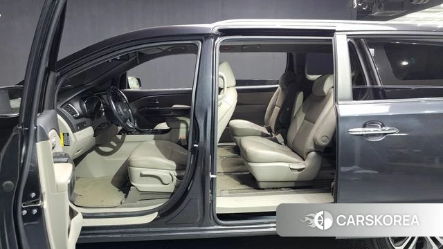 Kia The New Carnival id 4285648 из Кореи 32