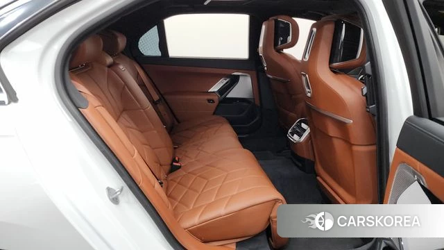 BMW 7 Series (G70) id 4571117 из Кореи 38