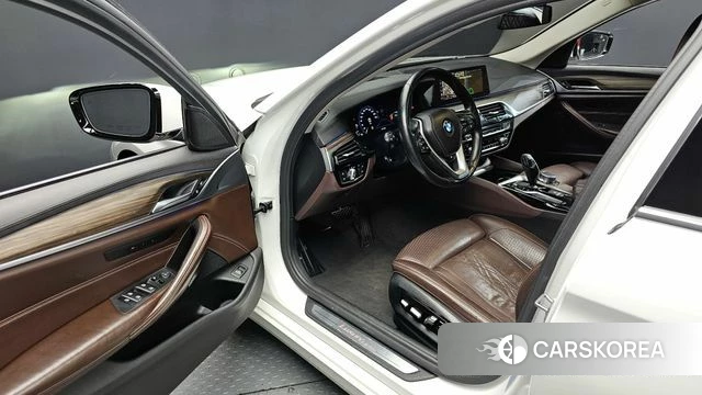 BMW 5 Series (G30) id 3942630 из Кореи 20