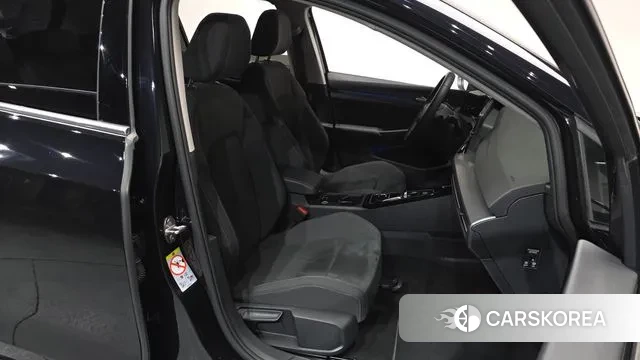 Volkswagen Golf 8th Generation id 3638854 из Кореи 20