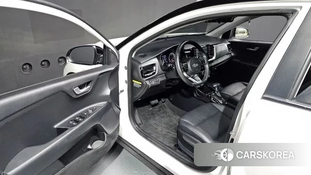 Kia Stonic id 3221036 из Кореи 20