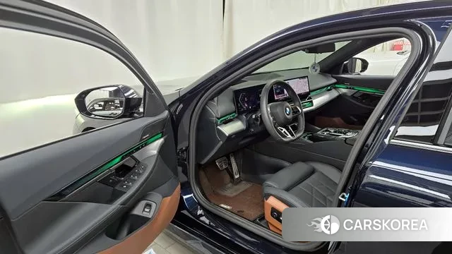 BMW 5 Series (G60) id 3341213 из Кореи 20