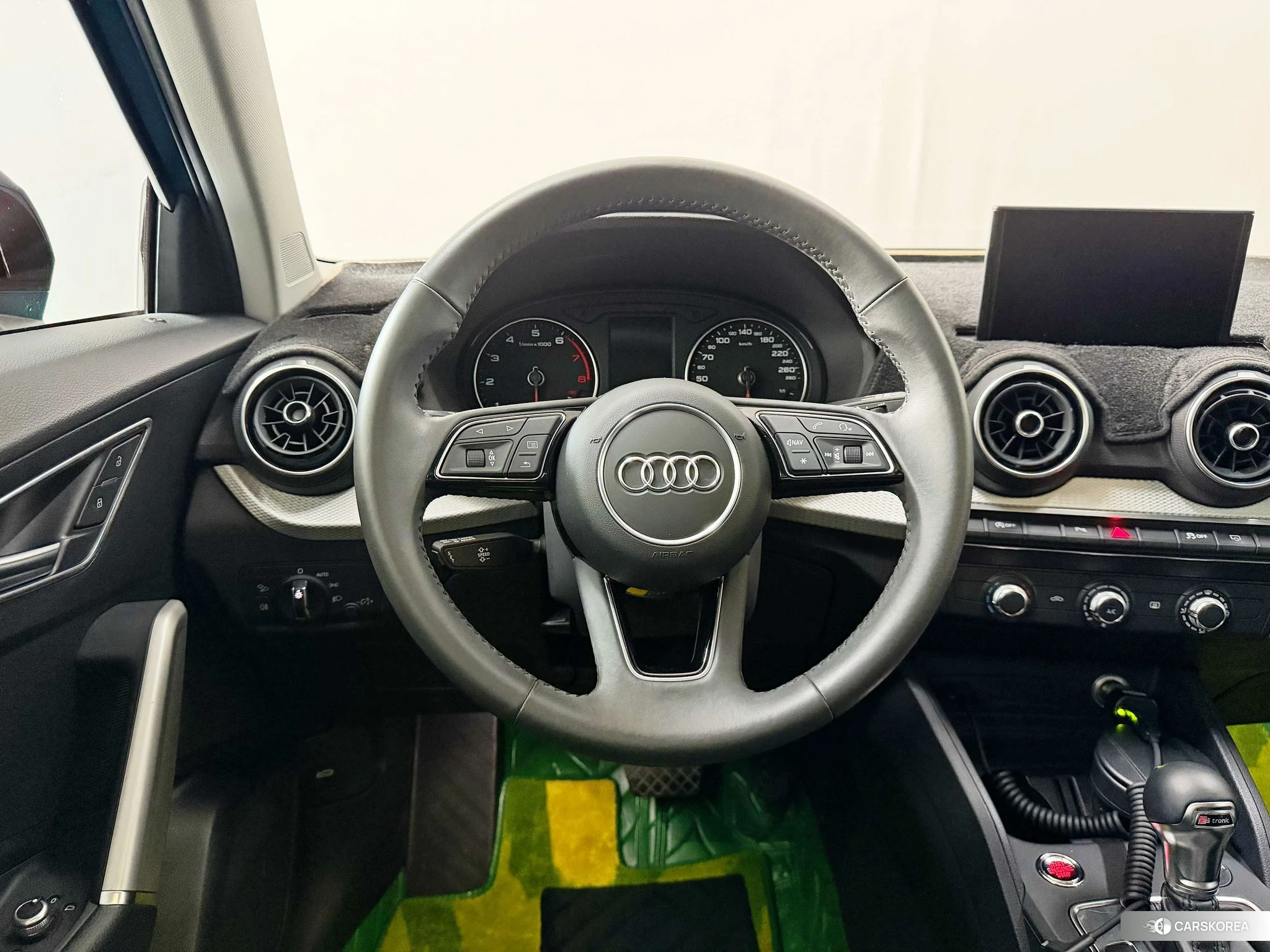 Audi Q2L id 4486248 из Китая 15