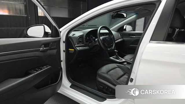 Hyundai Avante AD id 3796280 из Кореи 20