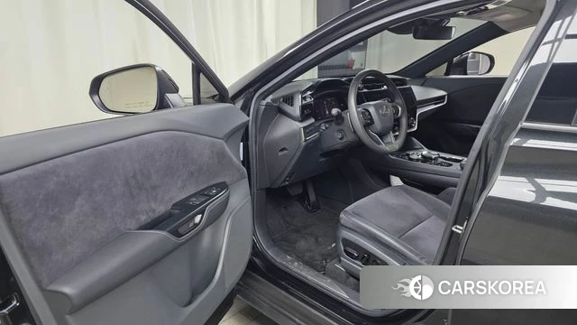 Lexus RZ450e id 4375575 из Кореи 33