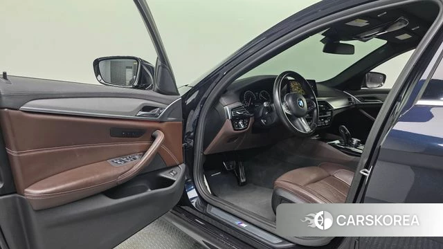 BMW 5 Series (G30) id 4304771 из Кореи 36
