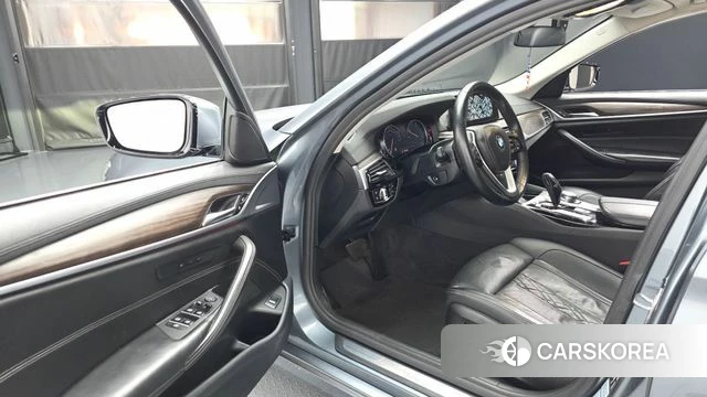 BMW 5 Series (G30) id 3861679 из Кореи 20