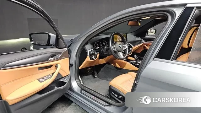 BMW 5 Series (G30) id 3670318 из Кореи 20