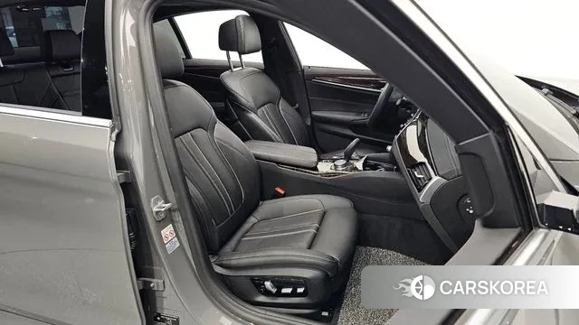 BMW 5 Series (G30) id 3033037 из Кореи 20