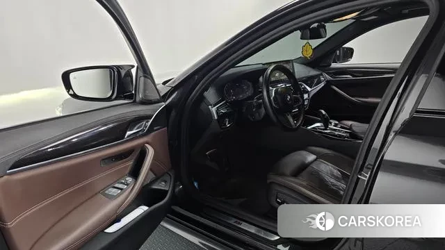 BMW 5 Series (G30) id 3452865 из Кореи 20