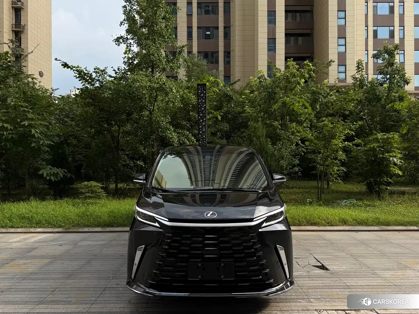 Lexus LM id 4686054 из Китая 15