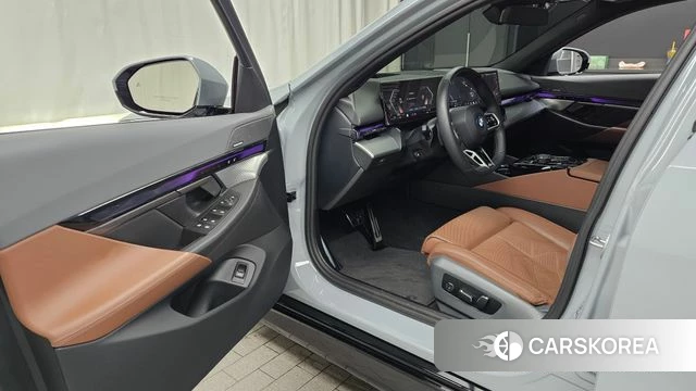 BMW 5 Series (G60) id 4571605 из Кореи 32