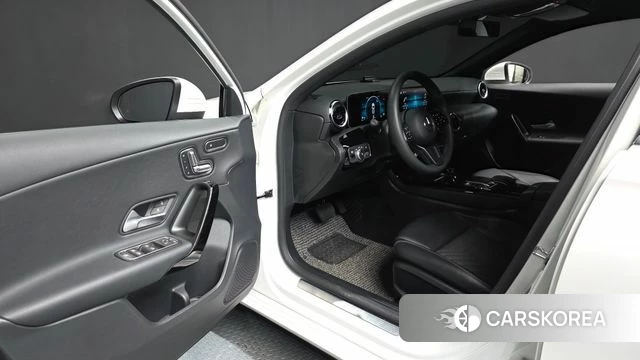 Mercedes-Benz A-Class W177 id 4416838 из Кореи 32