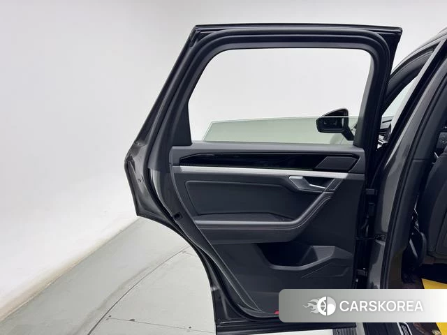 Volkswagen Touareg id 4258589 из Китая 28