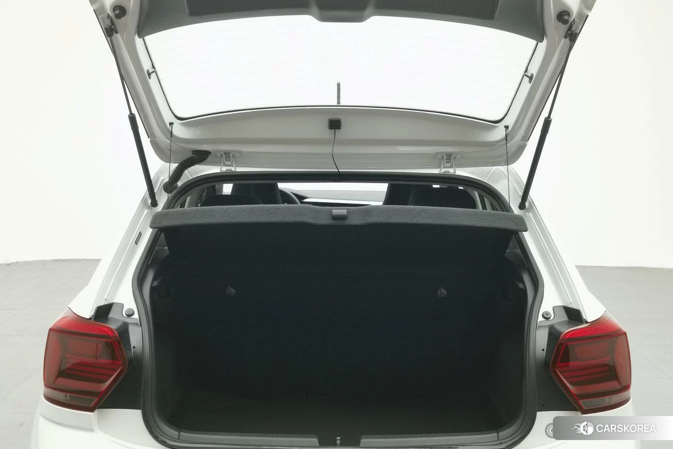 Volkswagen Polo id 4439027 из Китая 24