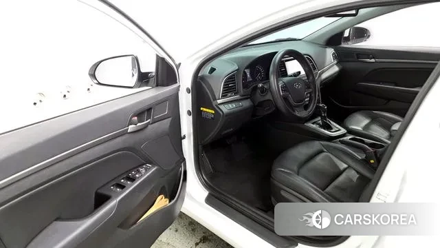 Hyundai Avante AD id 3647211 из Кореи 20