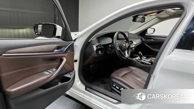 BMW 5 Series (G30) id 4285001 из Кореи 33