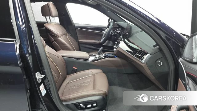 BMW 5 Series (G30) id 3922679 из Кореи 20