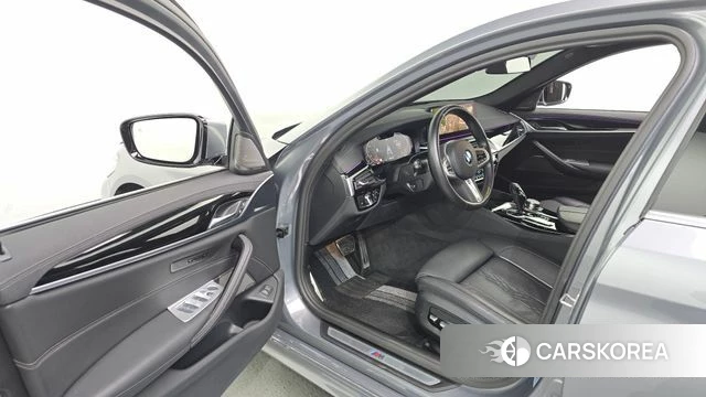 BMW 5 Series (G30) id 4243892 из Кореи 35