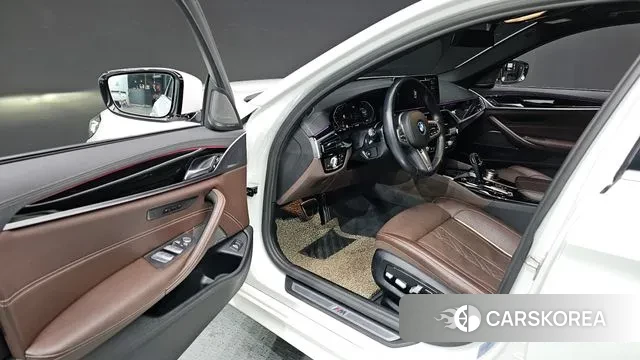 BMW 5 Series (G30) id 3586470 из Кореи 20