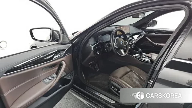 BMW 5 Series (G30) id 3468329 из Кореи 20