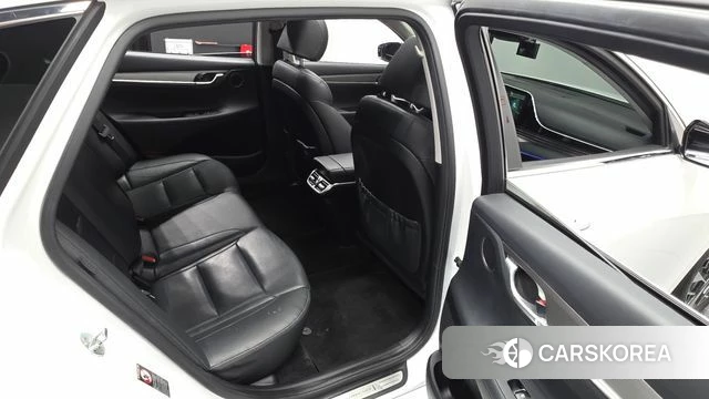 Hyundai The New Grandeur IG Hybrid id 4763902 из Кореи 34
