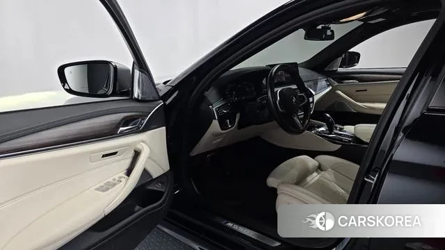 BMW 5 Series (G30) id 3479212 из Кореи 20