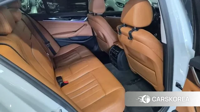 BMW 5 Series (G30) id 3789639 из Кореи 18