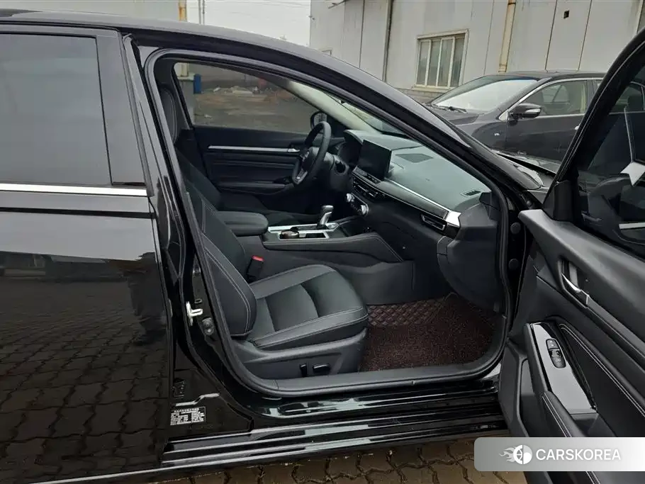 Nissan Altima id 4548352 из Китая 16