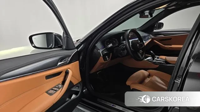 BMW 5 Series (G30) id 3467539 из Кореи 20