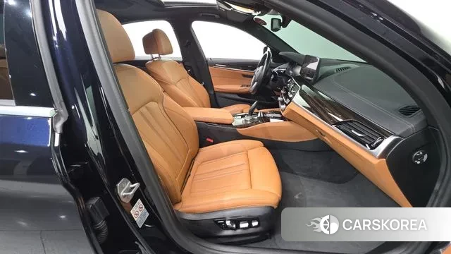 BMW 5 Series (G30) id 3717575 из Кореи 20