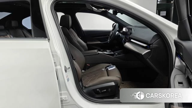 BMW 5 Series (G60) id 4186000 из Кореи 32