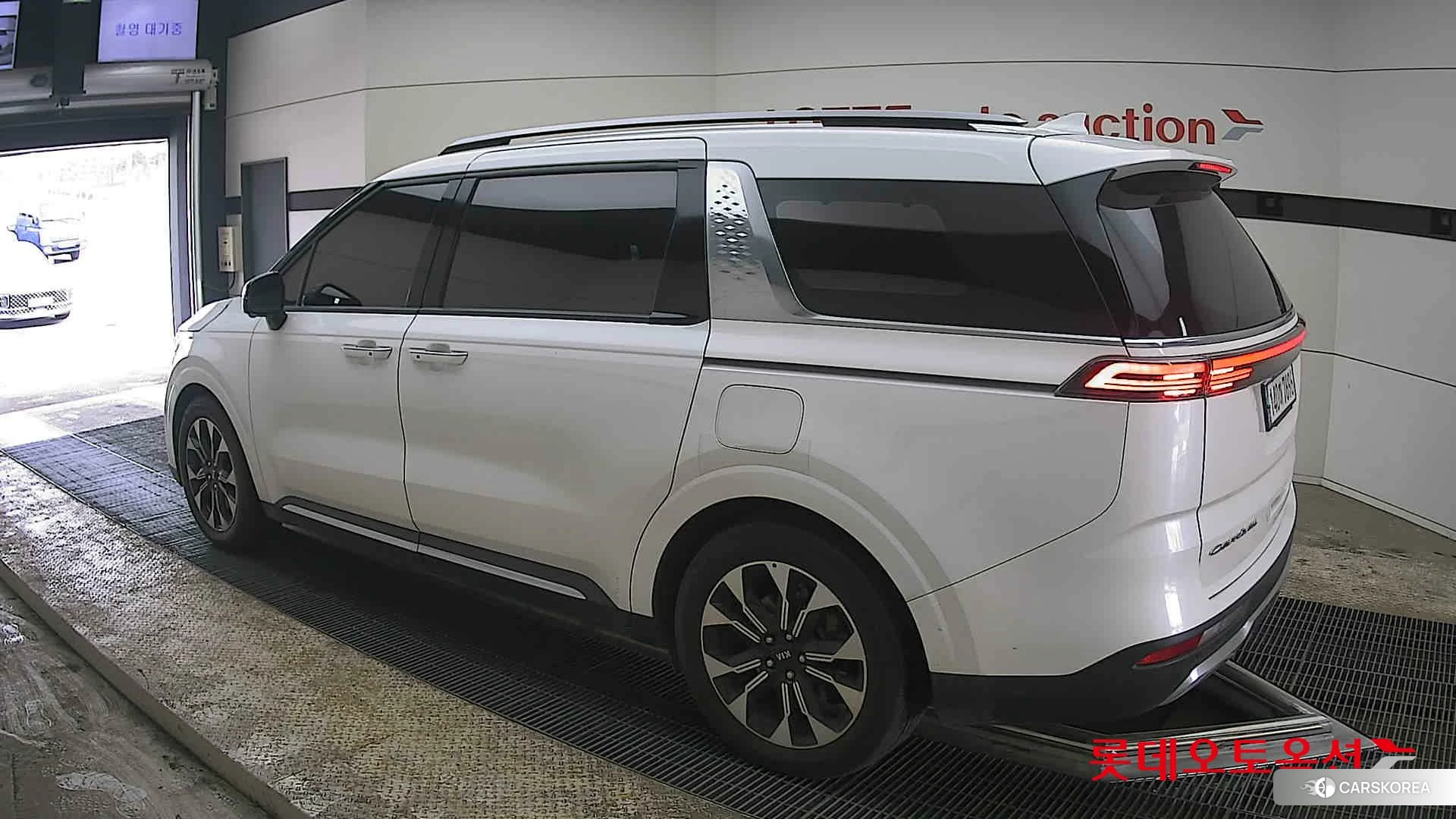 Kia Carnival id 3888395 из Кореи 36