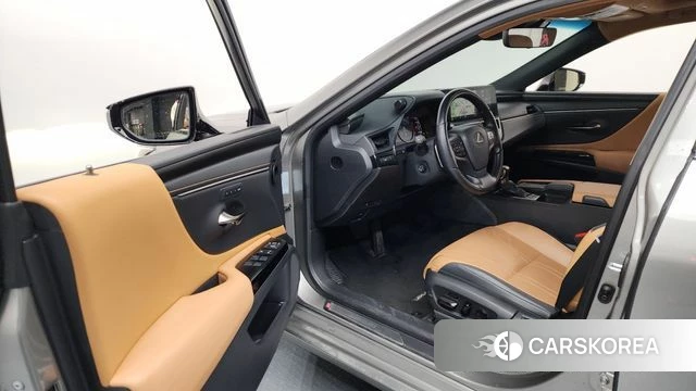 Lexus ES300h 7th generation id 4293437 из Кореи 38