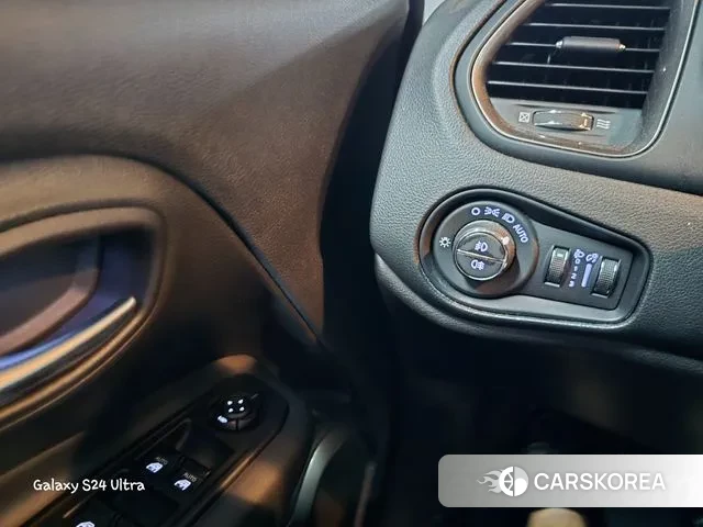 Jeep Renegade id 3281073 из Кореи 12