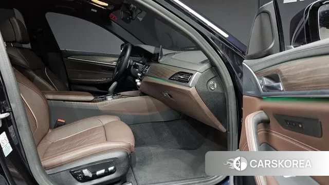 BMW 5 Series (G30) id 3778689 из Кореи 20