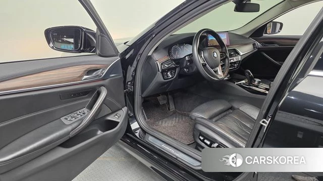 BMW 5 Series (G30) id 4496554 из Кореи 33
