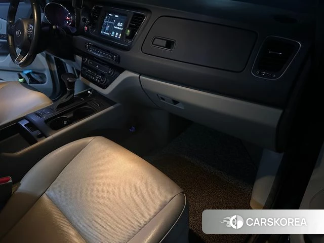 Kia All New Carnival id 4300609 из Кореи 12