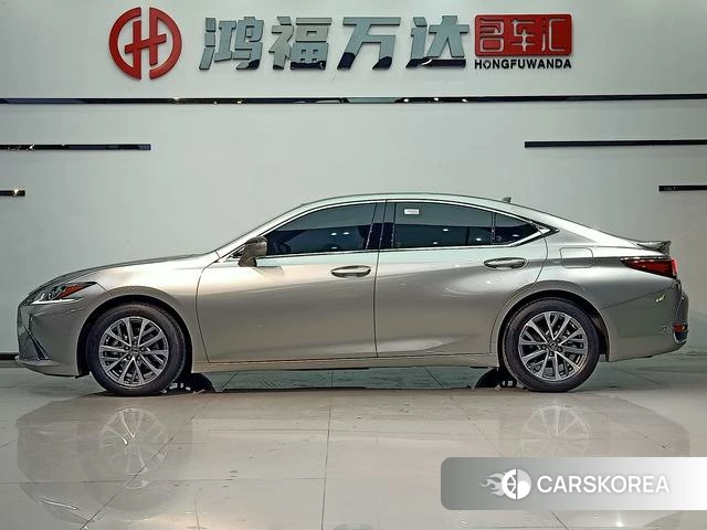 Lexus ES id 4298127 из Китая 25