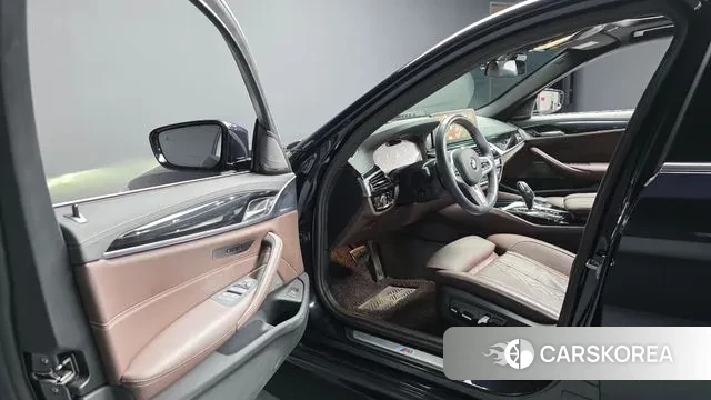 BMW 5 Series (G30) id 3447518 из Кореи 20